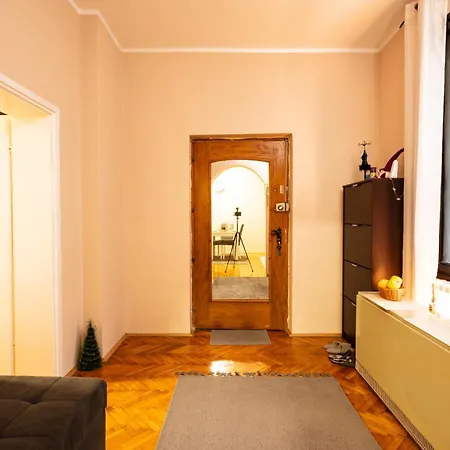 Cozy In Center Διαμέρισμα *