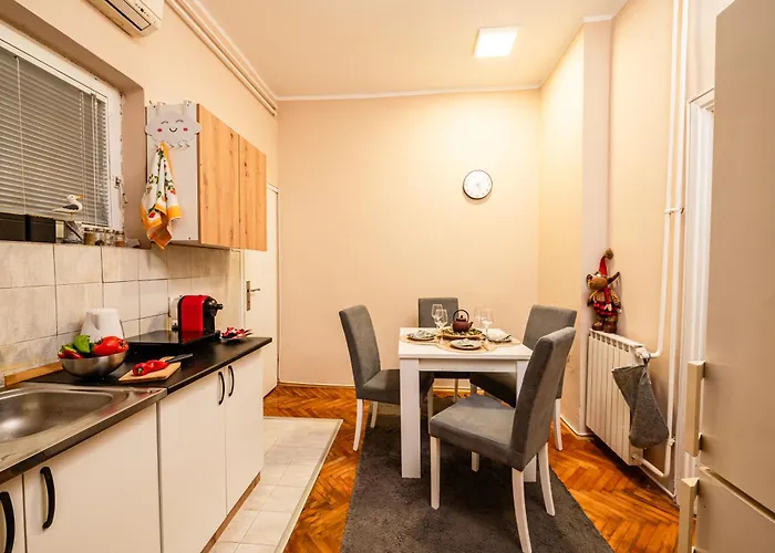 Cozy In Center شقة